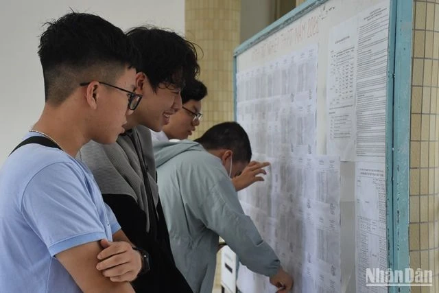 Hơn 13.500 thí sinh tại Đà Nẵng đến điểm thi làm thủ tục, học quy chế thi ảnh 5