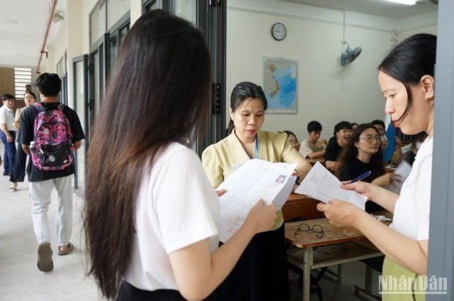 Hơn 13.500 thí sinh tại Đà Nẵng đến điểm thi làm thủ tục, học quy chế thi ảnh 7