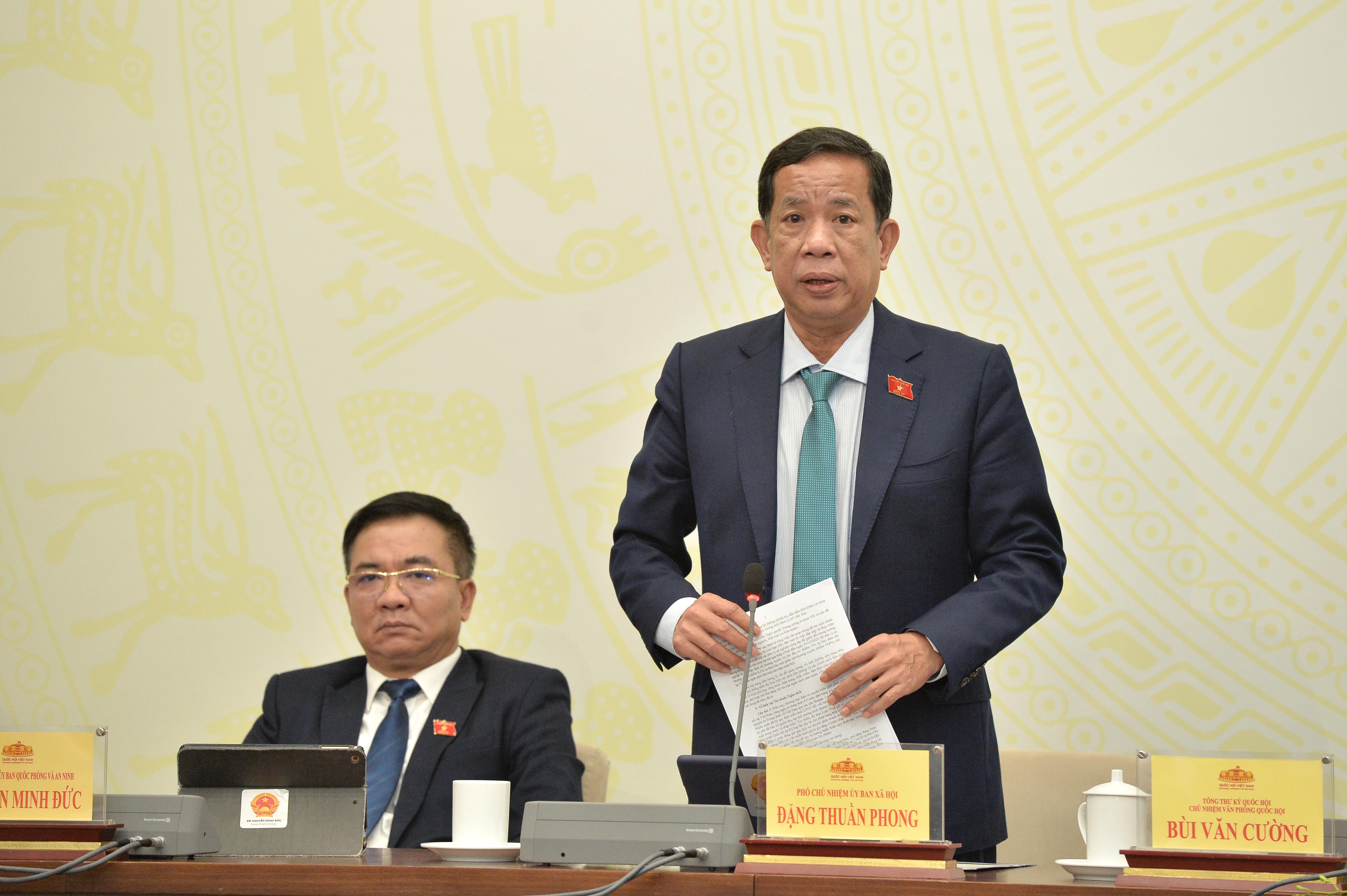 Tổng Thư ký Quốc hội Bùi Văn Cường chủ trì họp báo công bố kết quả Kỳ họp thứ Bảy, Quốc hội khoá XV -4