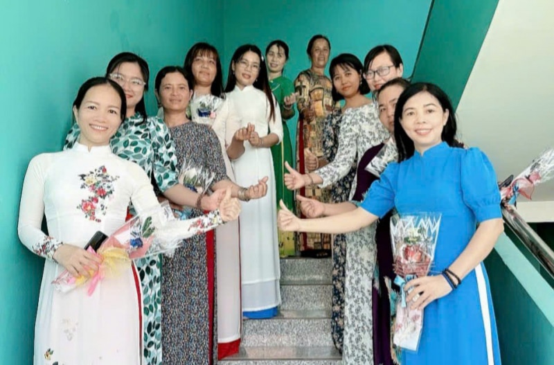 Nữ giáo viên Tiểu học duy nhất cả nước được phong tặng danh hiệu Nhà giáo Nhân dân -0