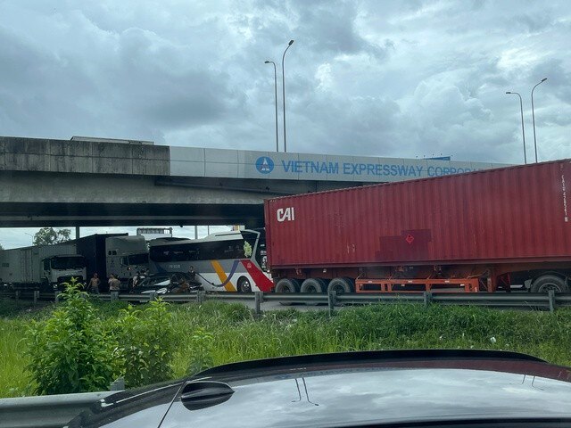 Kẹt xe kinh hoàng trên tuyến cao tốc TPHCM - Long Thành và Quốc lộ 51 ảnh 3