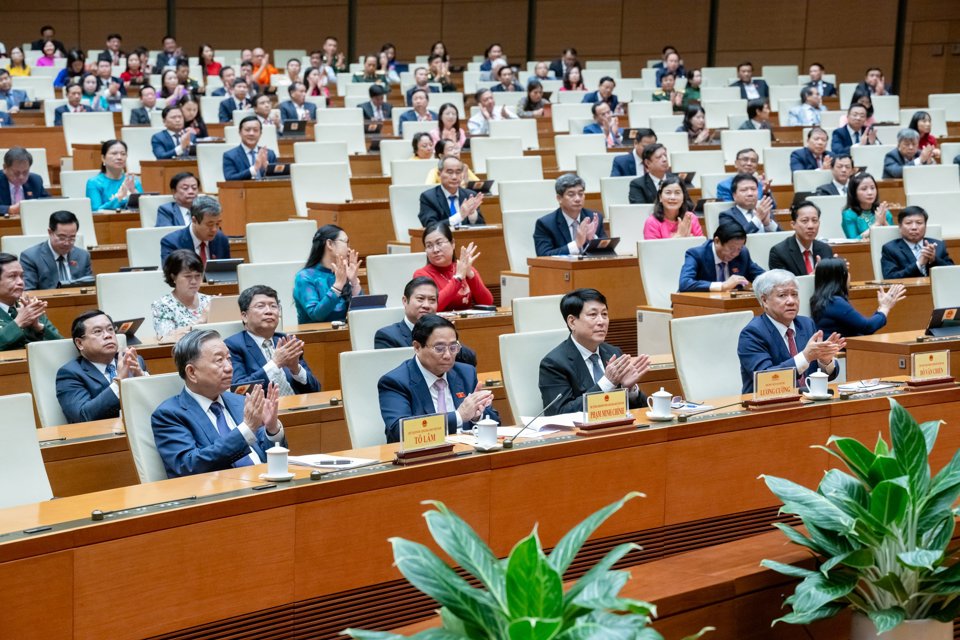 Các đại biểu tham dự phiên bế mạc kỳ họp