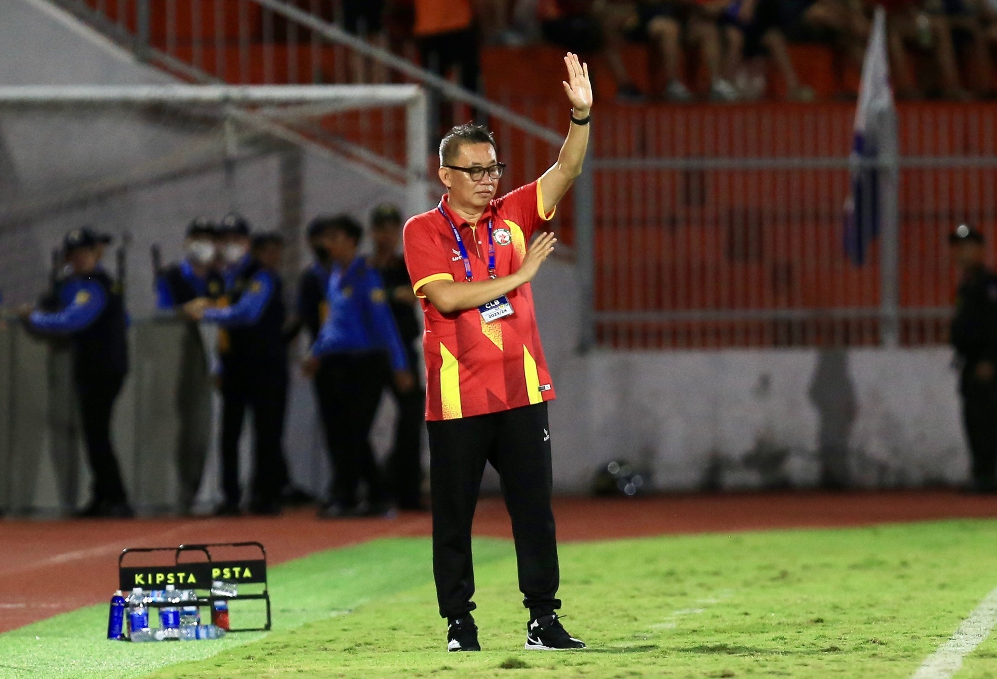 Thắng cực đậm CLB CAHN, CLB Bình Định về nhì thuyết phục ở V-League- Ảnh 3.