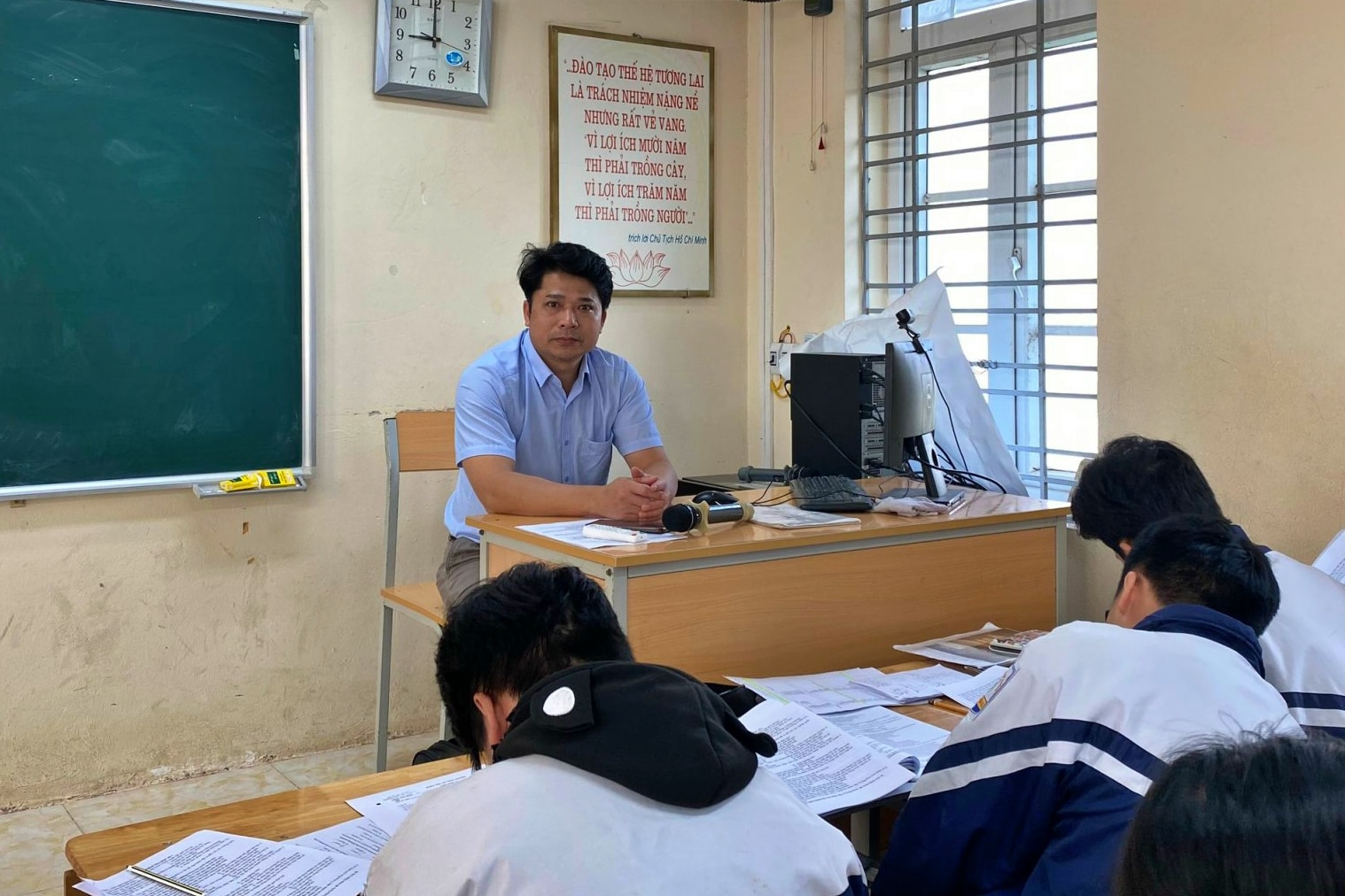 63 giáo viên Hà Nội tố bị 'bùng' tiền hỗ trợ đào tạo học thạc sĩ- Ảnh 1.