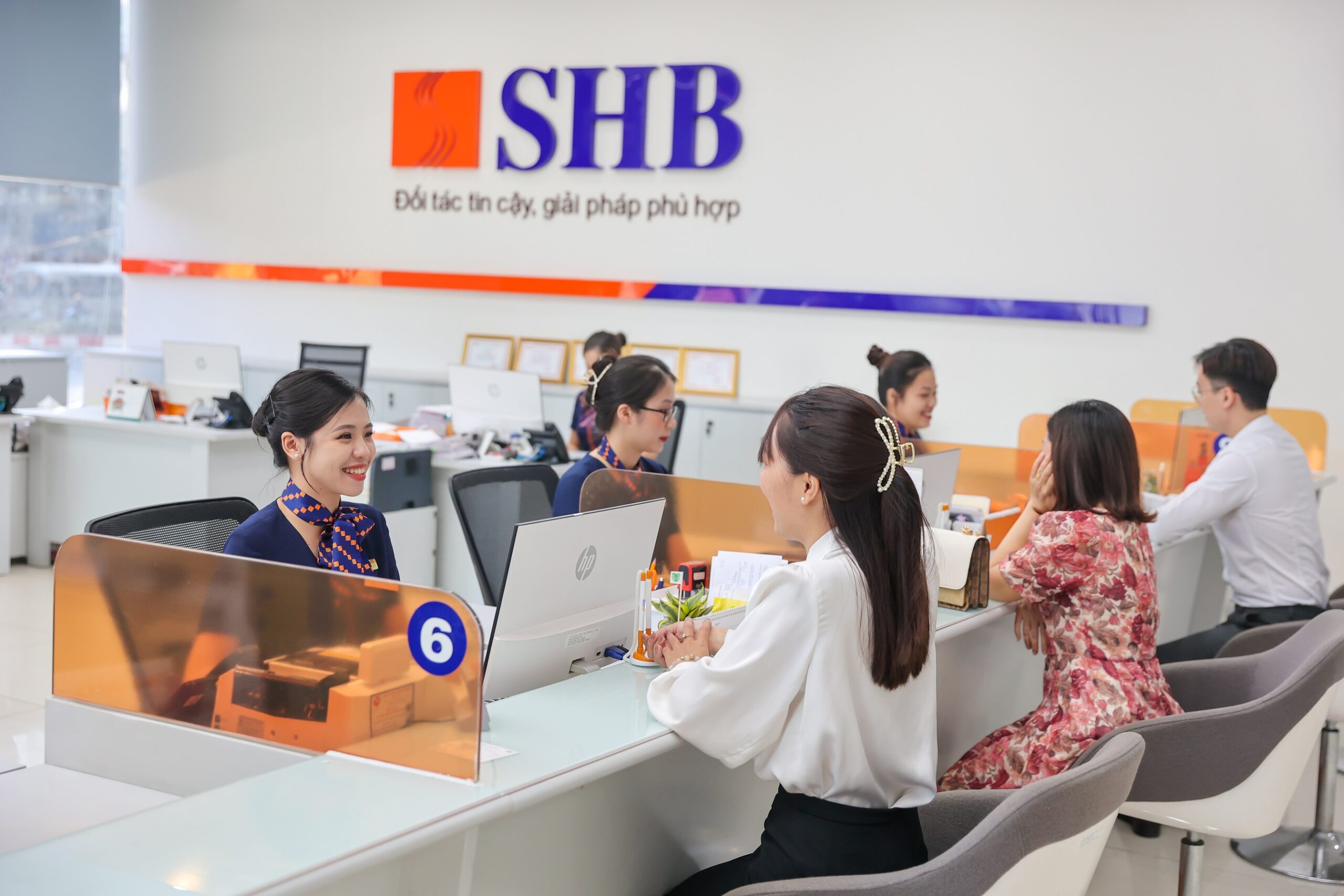 SHB miễn/giảm nhiều loại phí dịch vụ tài chính và cung cấp nhiều đặc quyền cho các khách hàng doanh nghiệp FDI. 