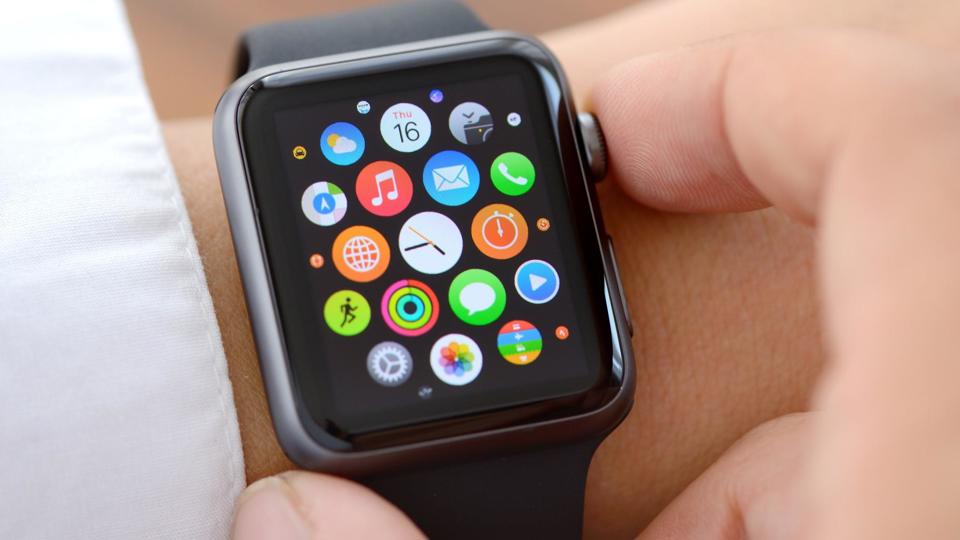 Apple Watch series 10 sẽ mỏng hơn với màn hình lớn hơn
