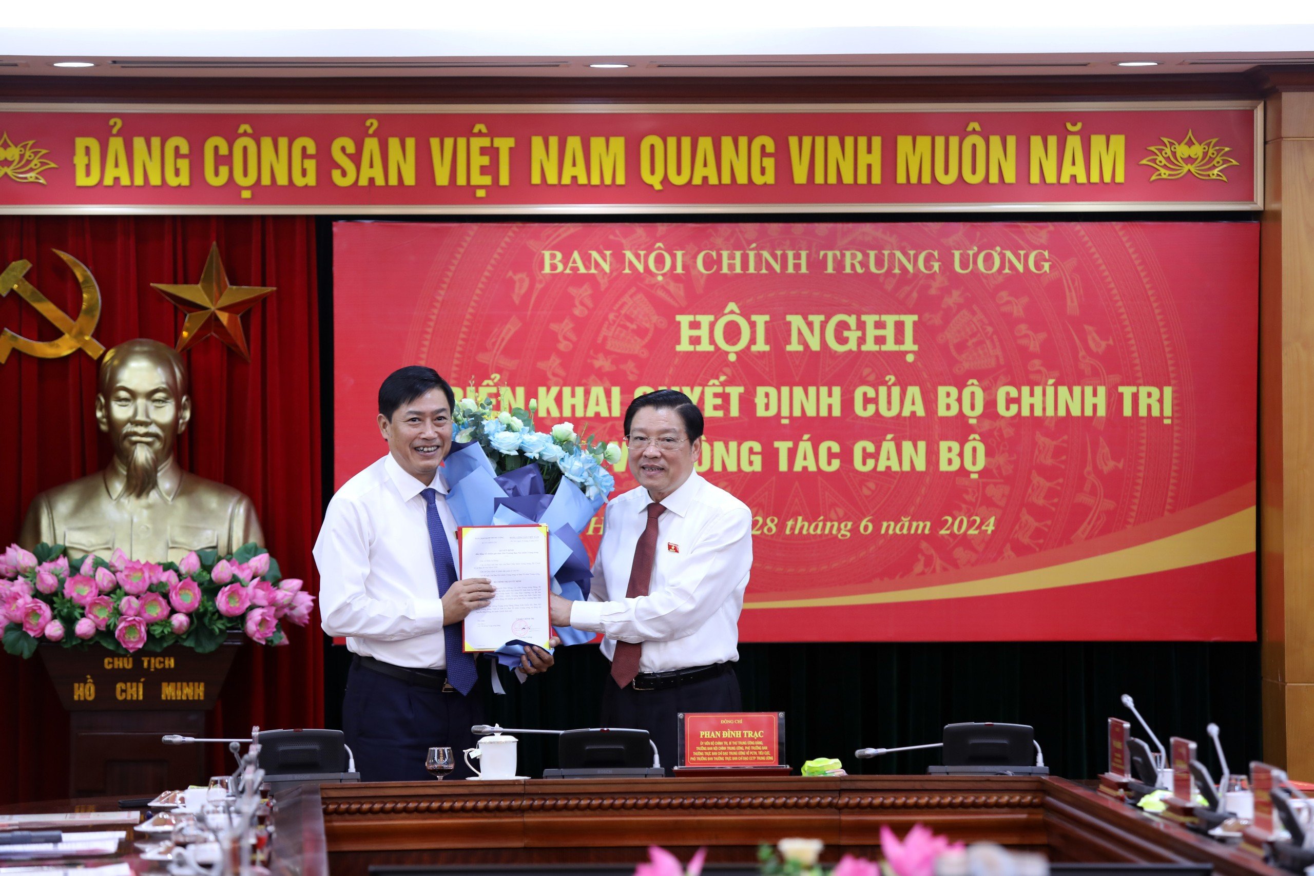 Bí thư Sơn La Nguyễn Hữu Đông làm Phó trưởng Ban Nội chính Trung ương- Ảnh 1.