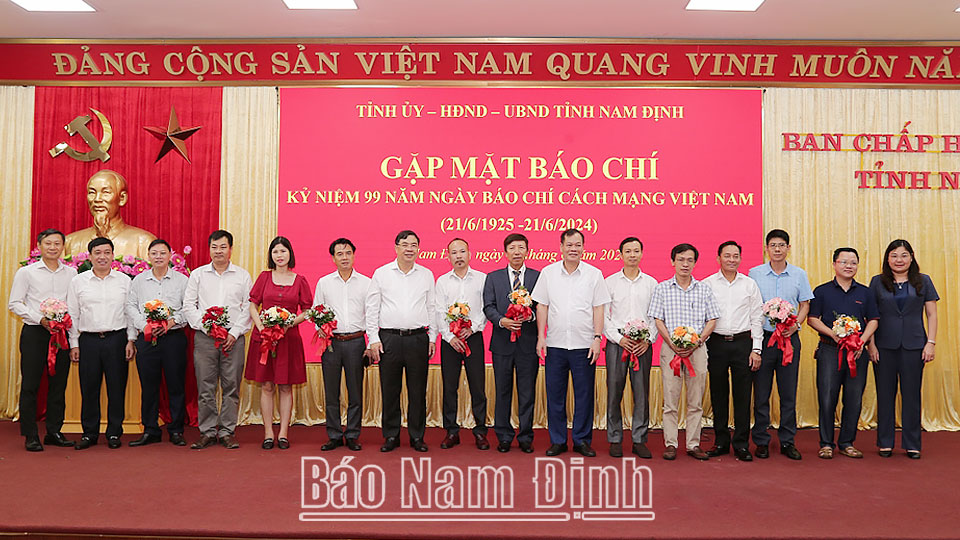 cac co quan bao chi co dong gop tich cuc va luon dong hanh vi su phat trien ben vung cua tinh nam dinh hinh 1