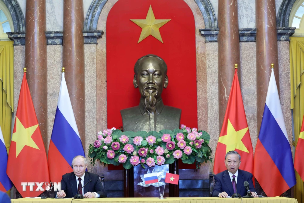 Chủ tịch nước Tô Lâm và Tổng thống Liên bang Nga Vladimir Putin tại cuộc họp báo chung. Ảnh: Nhan Sáng/TTXVN