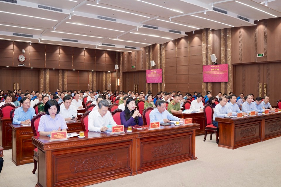 Các đại biểu T.Ư và TP Hà Nội tham dự hội nghị.