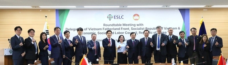 Buổi làm việc giữa Đoàn công tác Ủy ban Trung ương Mặt trận Tổ quốc Việt Nam và Hội đồng Kinh tế Lao động Xã hội Hàn Quốc. (Ảnh: VKBIA)