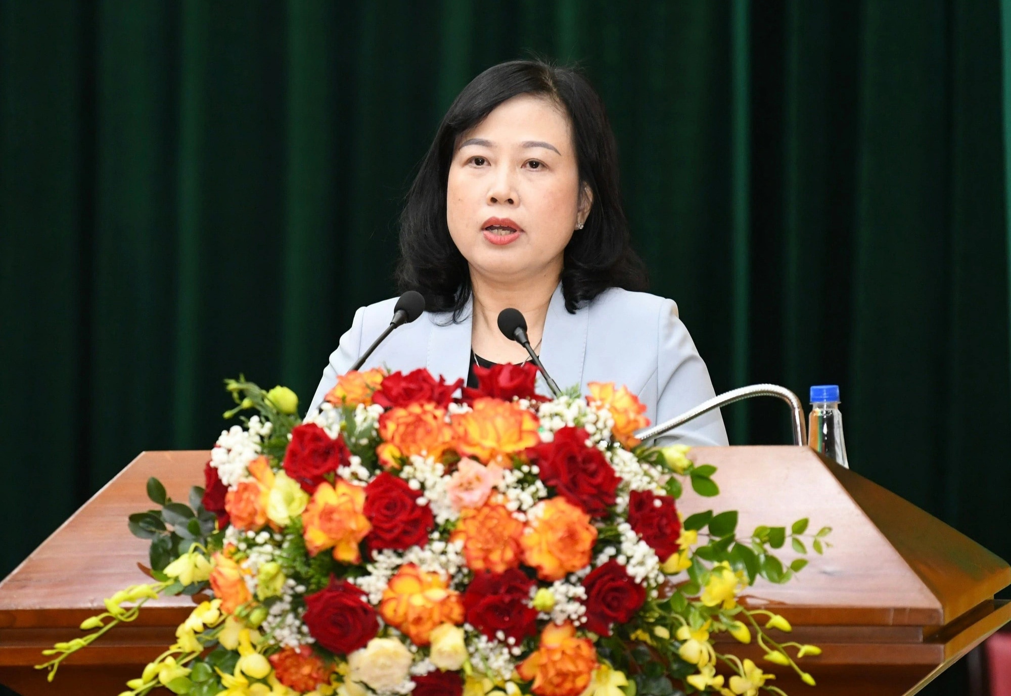 Bà Đào Hồng Lan, bộ trưởng Bộ Y tế, phát biểu tại cuộc họp cung cấp thông tin y tế quý 2 chiều 17-6 tại Hà Nội - Ảnh: TC