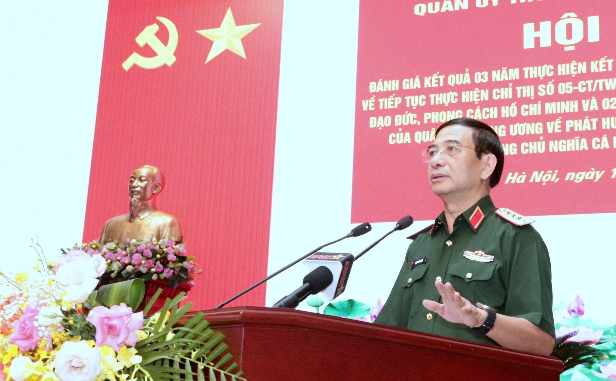 Đại tướng Phan Văn Giang - bộ trưởng Bộ Quốc phòng - phát biểu tại hội nghị - Ảnh: V.T.