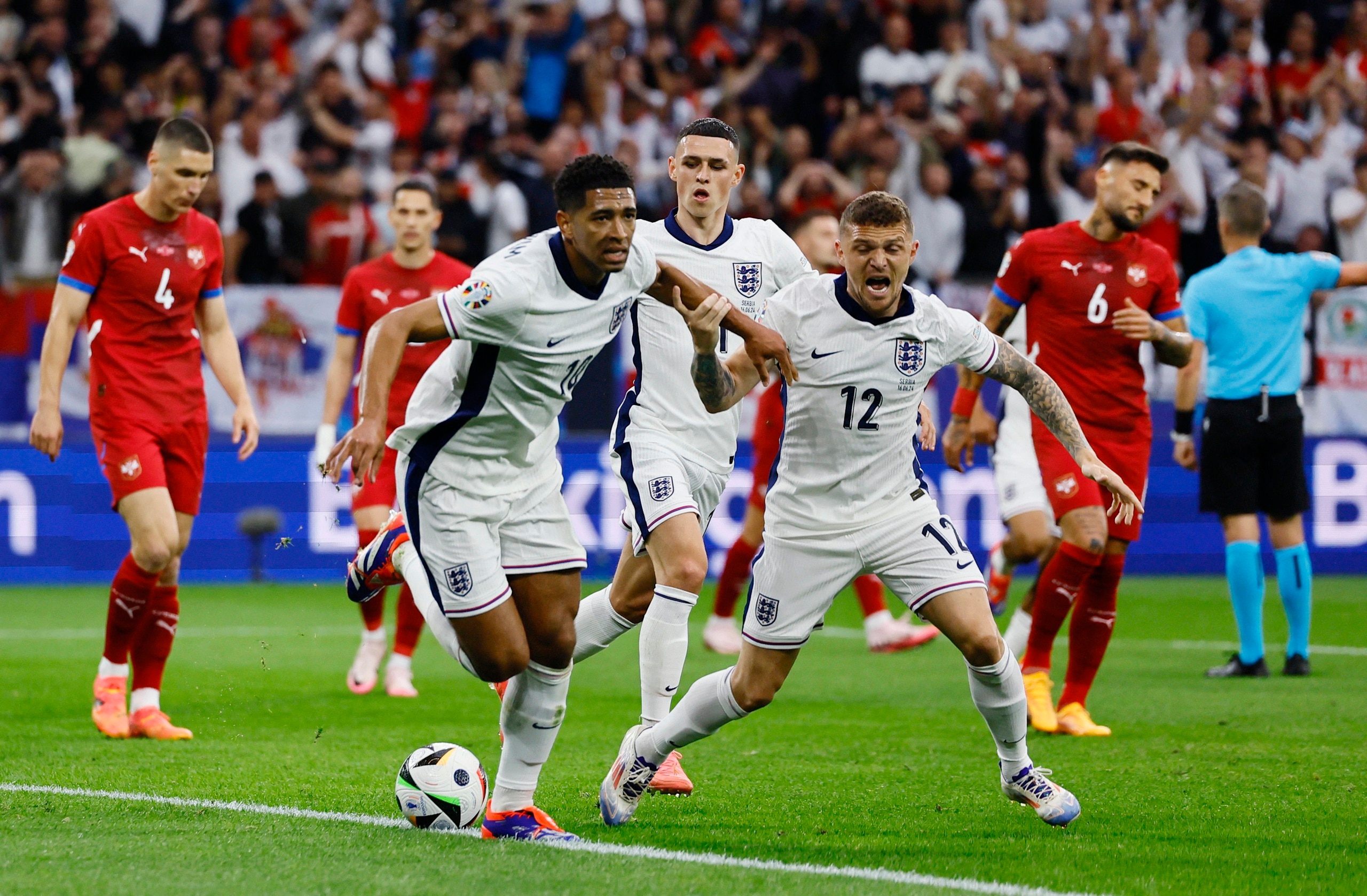 Euro 2024: Tuyển Anh thắng nhọc, thủ môn Pickford sánh ngang huyền thoại- Ảnh 1.