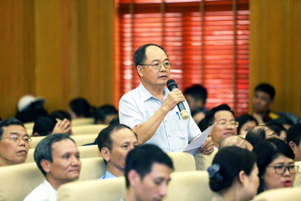 Cử tri Đơn vị bầu cử số 1, thành phố Hà Nội phát biểu ý kiến. Ảnh: Thanh Hải