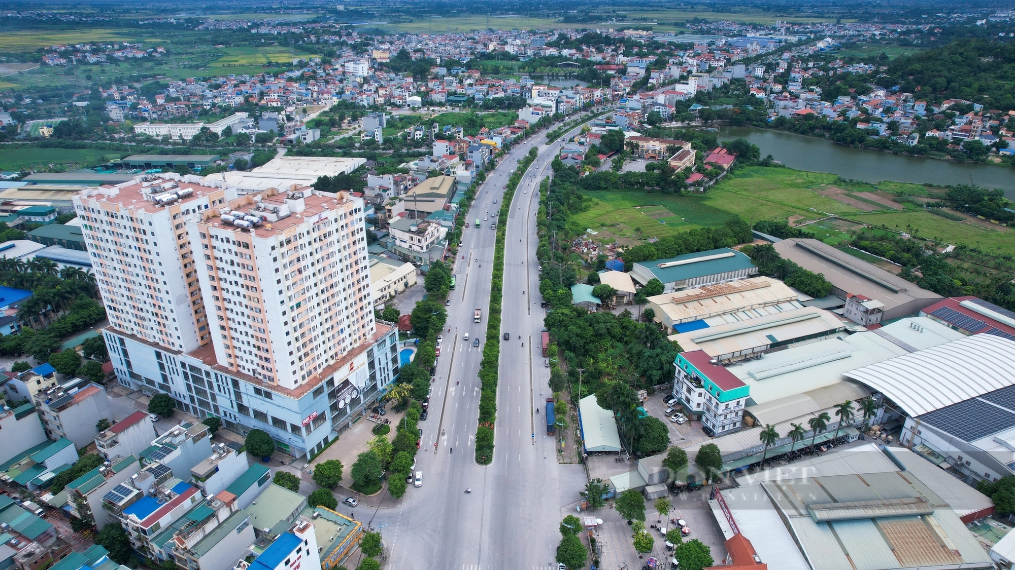 Hiện trạng tuyến đường được Hà Nội đầu tư hơn 8.100 tỷ đồng để mở rộng lên 60 mét- Ảnh 1.