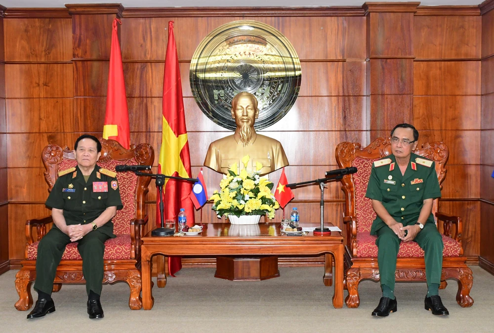 Thiếu tướng Nguyễn Minh Hoàng, Chủ tịch Hội Cựu chiến binh TPHCM tiếp đoàn đại biểu Hiệp hội Cựu chiến binh Thủ đô Vientiane - Lào