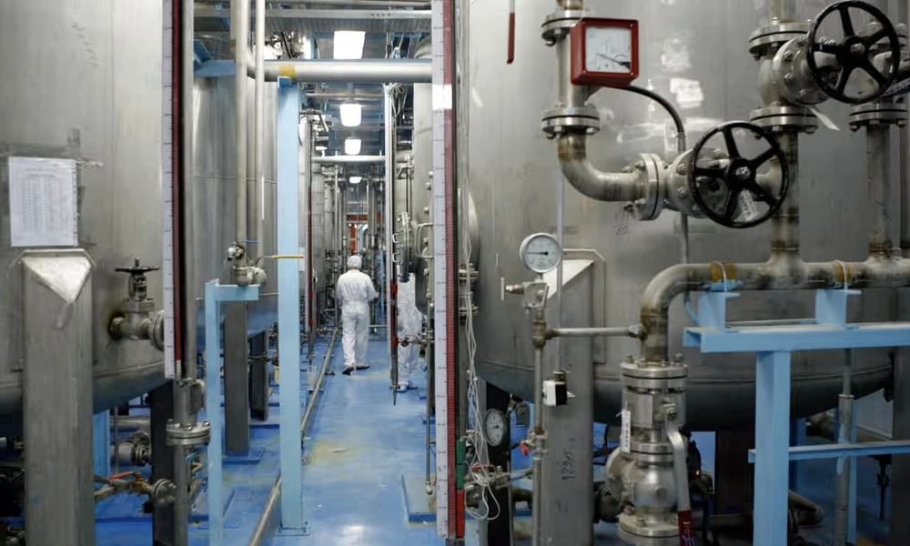 Cơ sở chuyển đổi uranium ở Isfahan, nơi vận hành ba lò phản ứng nghiên cứu, cũng như xử lý việc sản xuất nhiên liệu và các hoạt động khác cho chương trình hạt nhân dân sự của Iran. Ảnh: Guardian