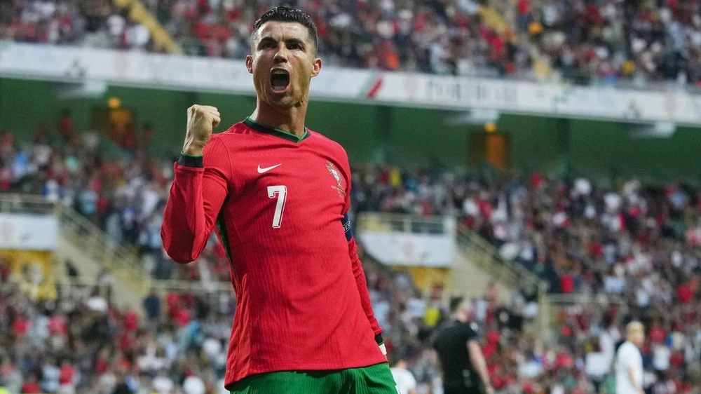 Người hâm mộ Ronaldo chờ đợi anh sẽ lập nên những kỷ lục mới ở EURO 2024. (Nguồn: Getty Images)
