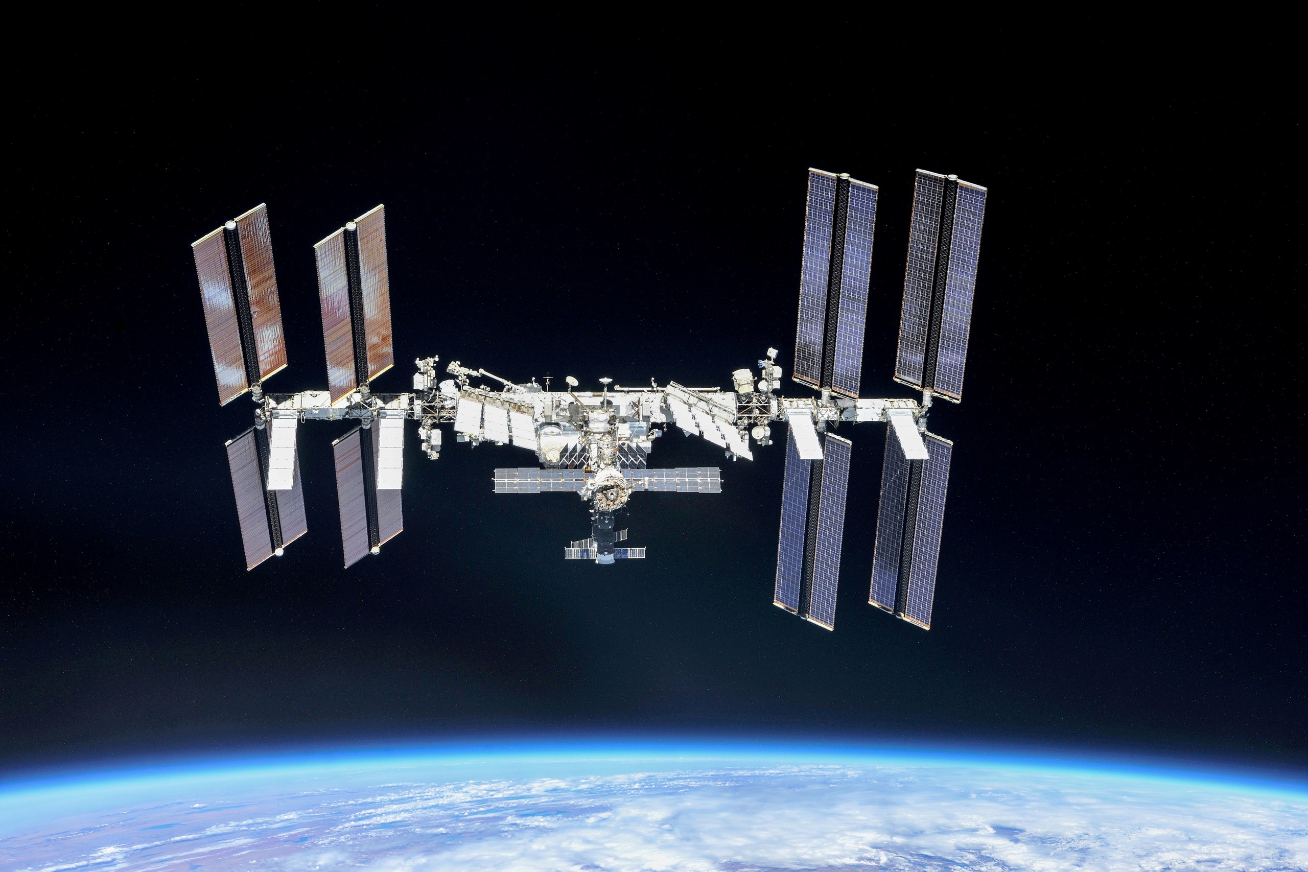 NASA chọn SpaceX để đưa trạm không gian ISS về 'nghĩa địa' Thái Bình Dương- Ảnh 1.