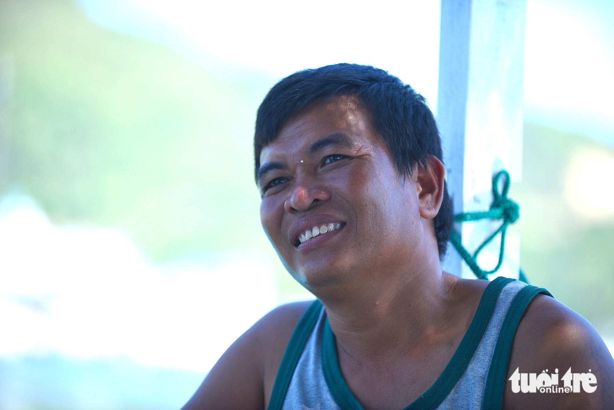 Anh Nguyễn Tôn Xuân Sáng - người nhiều lần đỡ đẻ cho rùa biển tại xã Nhơn Hải, TP Quy Nhơn - luôn thường trực nụ cười hiền lành - Ảnh: LÂM THIÊN