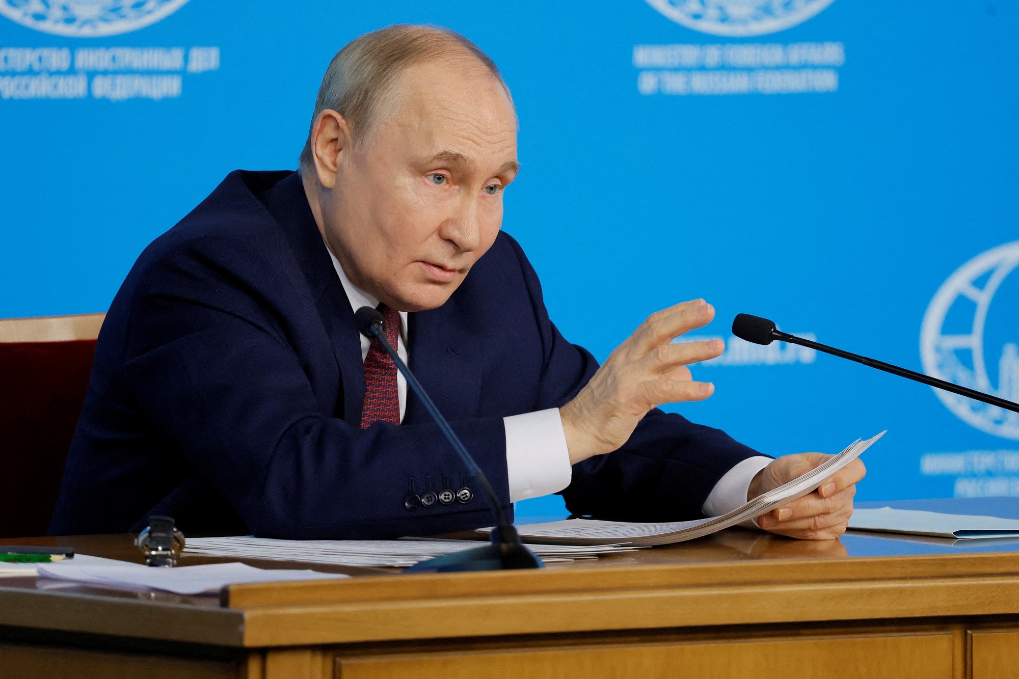 Ông Putin nói Nga cần sản xuất lại tên lửa bị cấm - Ảnh 1.