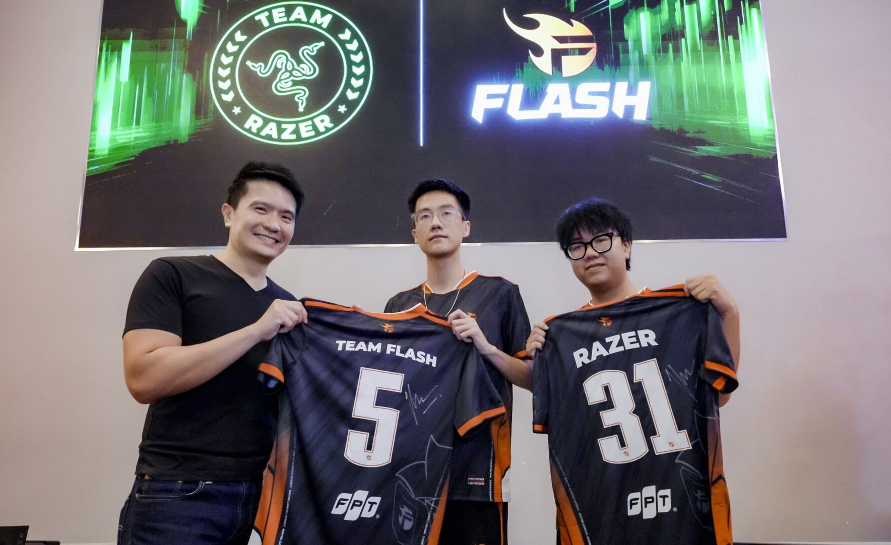 Razer ký kết hợp tác với đội tuyển Team Flash- Ảnh 1.