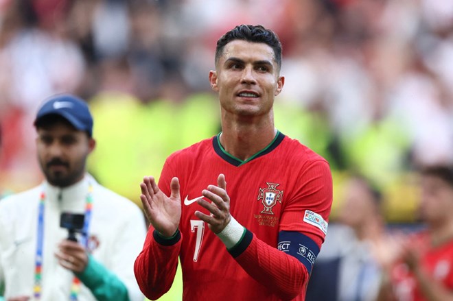 Ronaldo là siêu sao mang tính biểu tượng của bóng đá Bồ Đào Nha