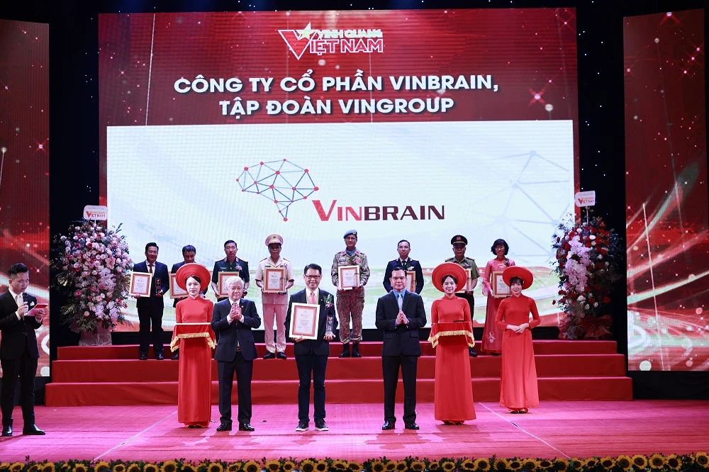 VinBrain là đơn vị công nghệ y tế duy nhất được xướng tên trong top 10 tập thể điển hình tại “Vinh quang Việt Nam 2024”.