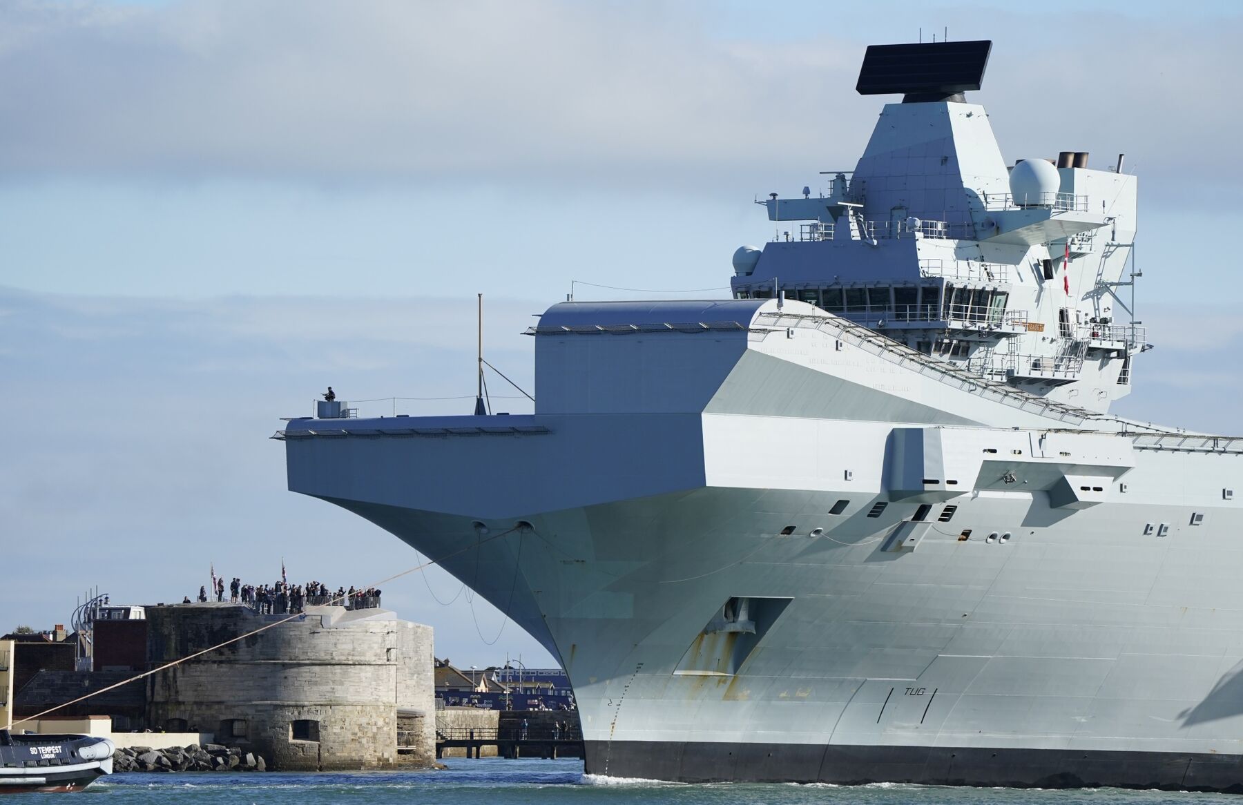 Thế giới - Soái hạm HMS Queen Elizabeth sắp có nữ thuyền trưởng đầu tiên?