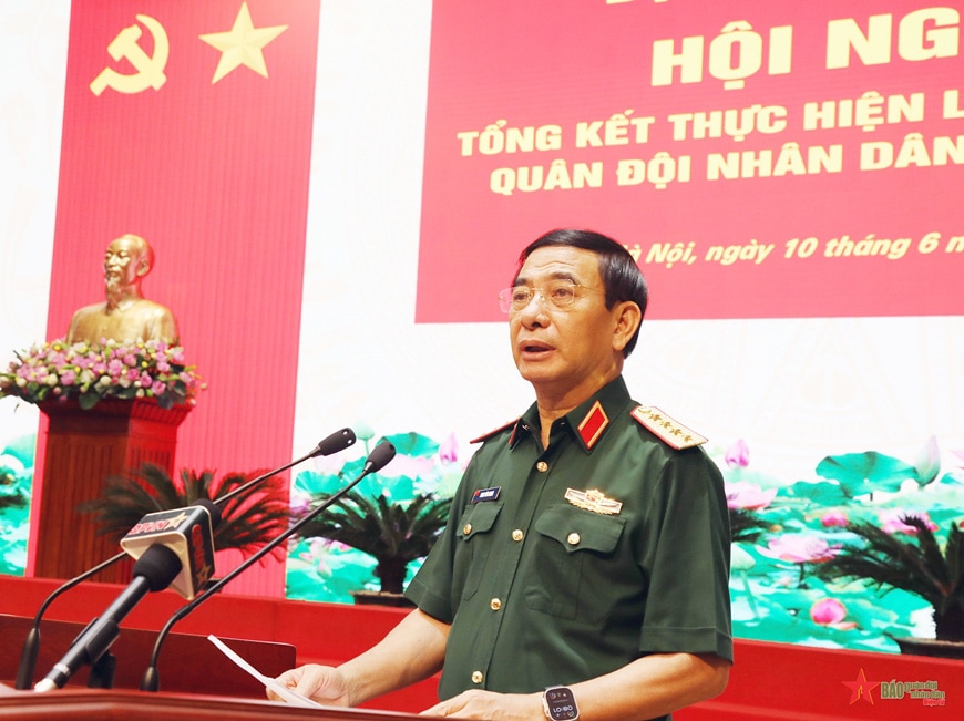 Đại tướng Phan Văn Giang - ủy viên Bộ Chính trị, phó bí thư Quân ủy Trung ương, bộ trưởng Bộ Quốc phòng - Ảnh: QĐND