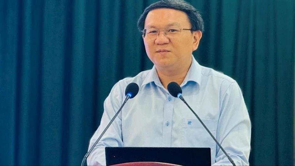 Giám đốc Sở Thông tin và Truyền thông TPHCM Lâm Đình Thắng chia sẻ về chương trình chuyển đổi số của TPHCM. Ảnh: HCMCPV.ORG.VN