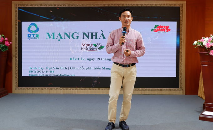 Ông Ngô Văn Bích, Giám đốc phát triển Mạng nhà nông trình bày các nội dung tại lớp tập huấn. Ảnh: Quang Yên.