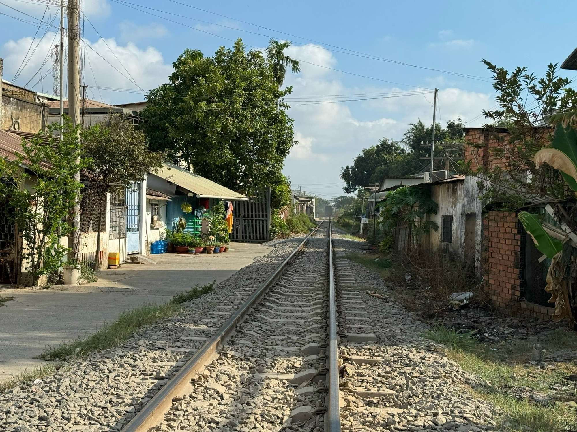 В поездах, проходящих через Донгнай, постоянно разбиваются стекла -  Vietnam.vn