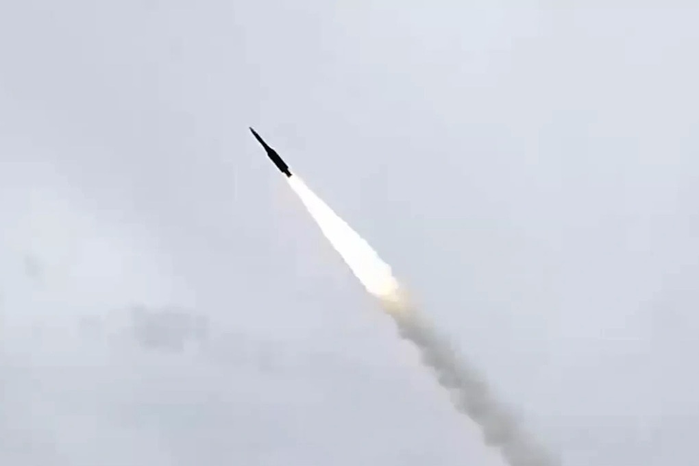 Tên lửa Nga phá hủy kho vũ khí phương Tây ở Ukraine - 1