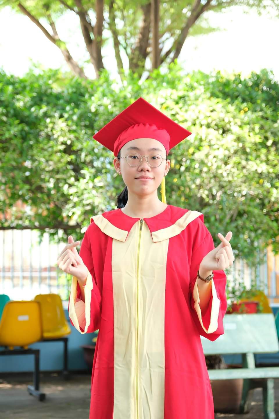 Em Nguyễn Minh Anh trong lễ ra trường năm học 2023-2024 - Ảnh: NTCC