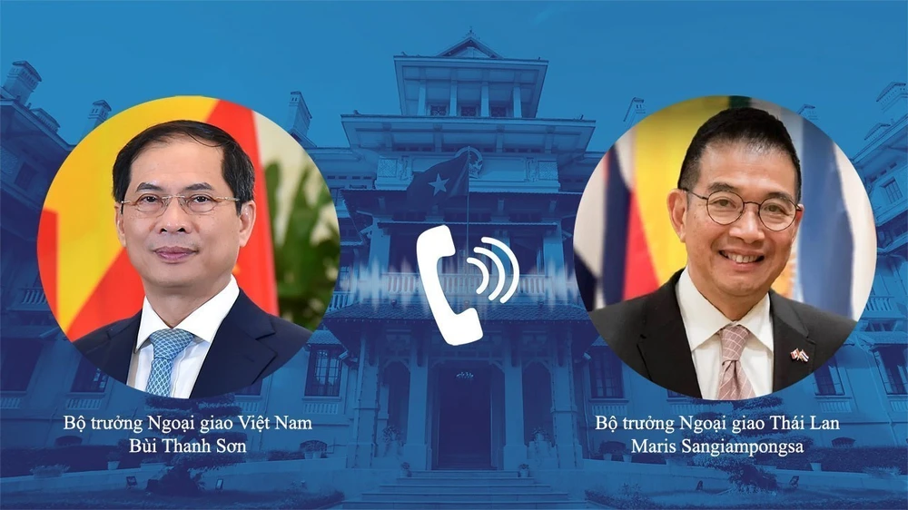 Bộ trưởng Ngoại giao Bùi Thanh Sơn điện đàm với Bộ trưởng Ngoại giao Thái Lan Maris Sangiampongsa. (Ảnh: TTXVN phát)