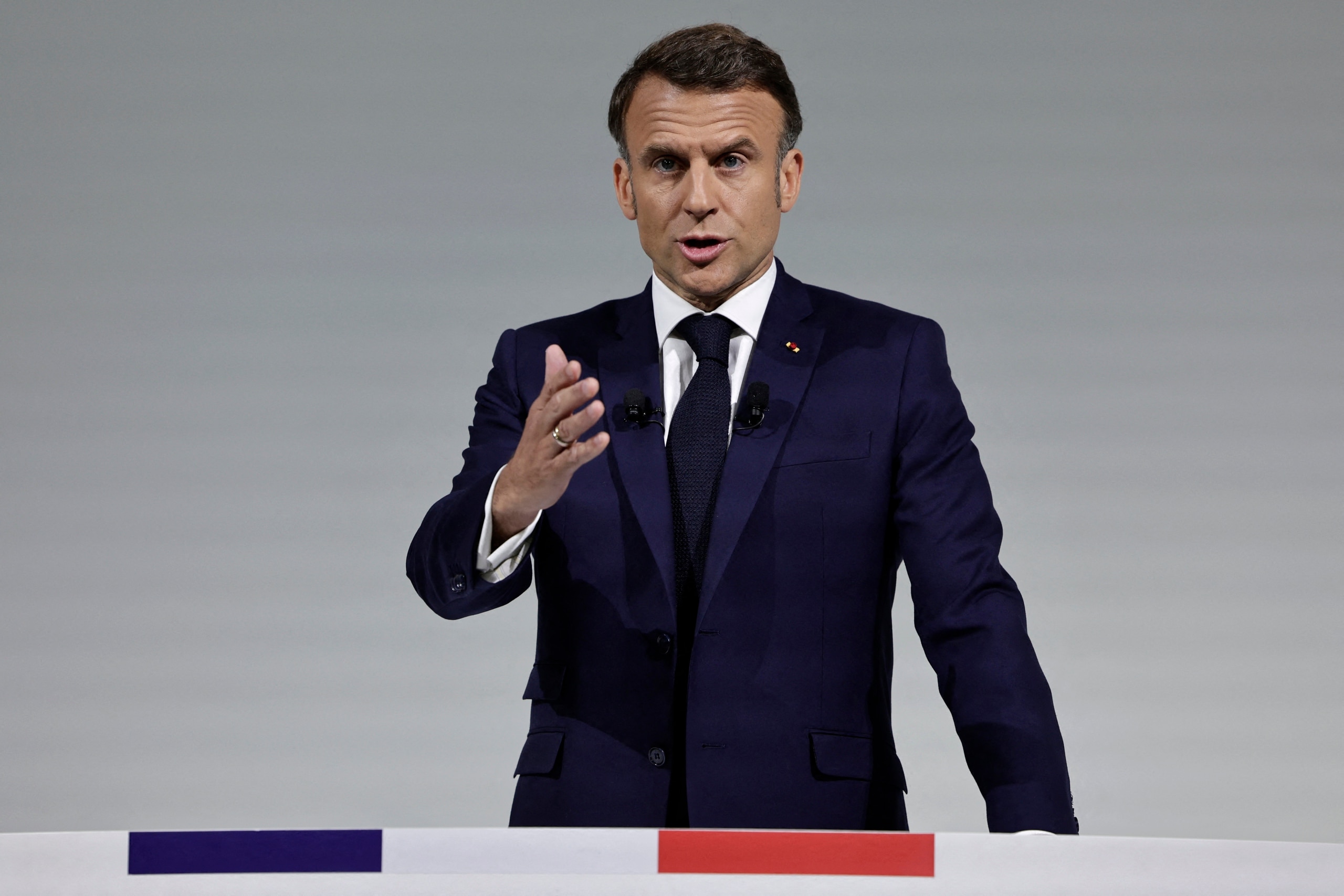Tổng thống Macron cảnh báo phe cực hữu muốn rời NATO- Ảnh 1.