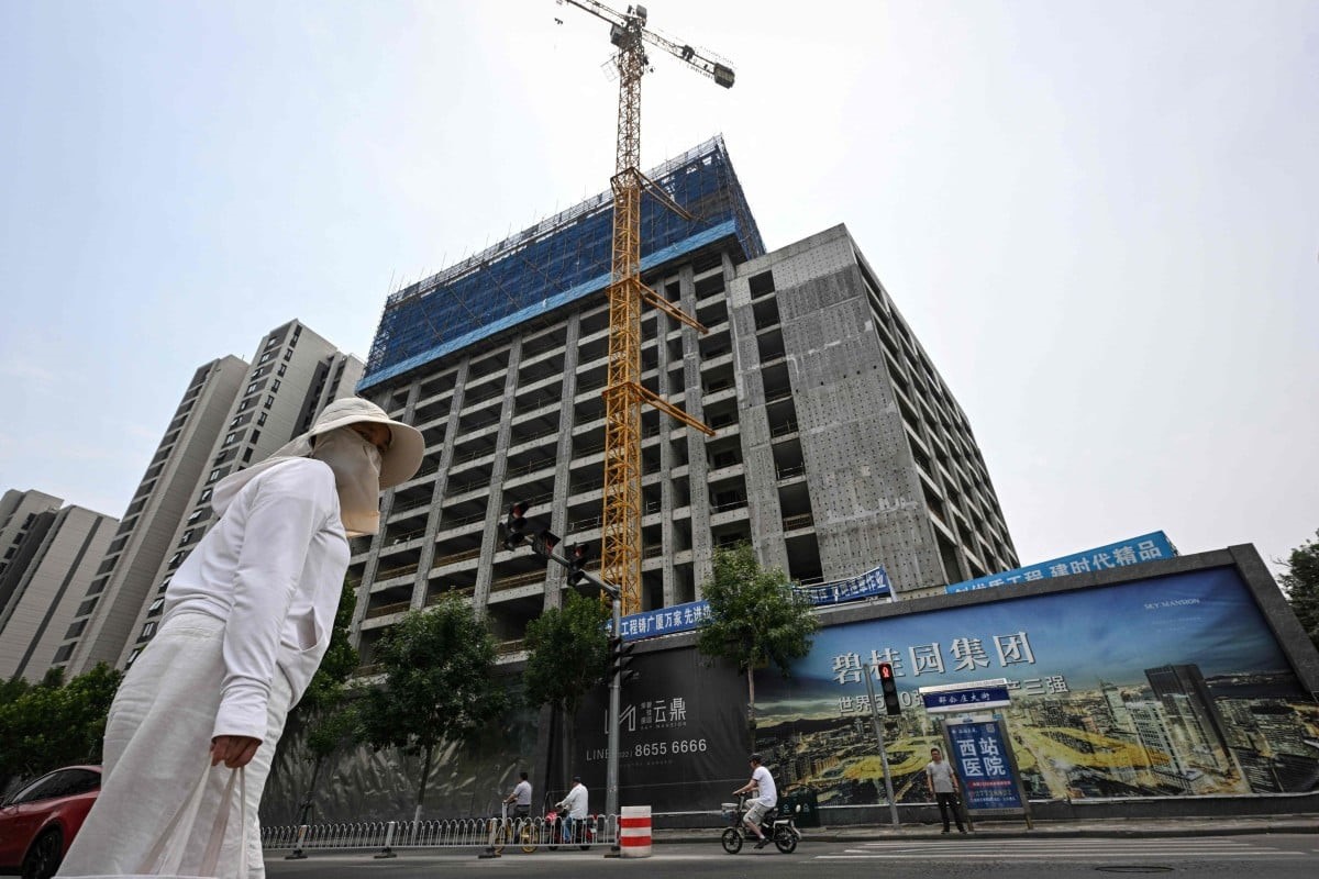 Thị trường bất động sản Trung Quốc vẫn đang gặp khó khăn, khi nhiều chính sách khác nhau được thử nghiệm nhằm cố gắng ổn định lĩnh vực quan trọng đối với nền kinh tế - Ảnh: SCMP