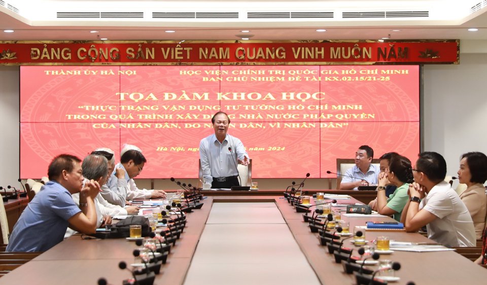 GS.TS Phan Trung Lý phát biểu tại buổi Toạ đàm.