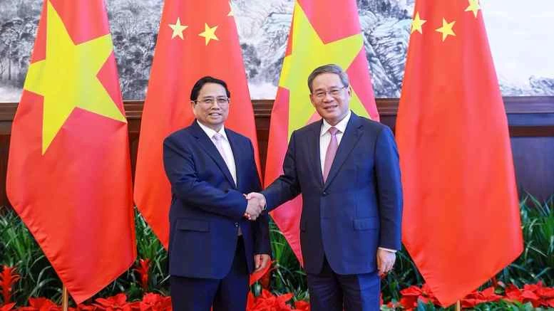 Thủ tướng Phạm Minh Chính và Thủ tướng Trung Quốc Lý Cường. Ảnh: VGP