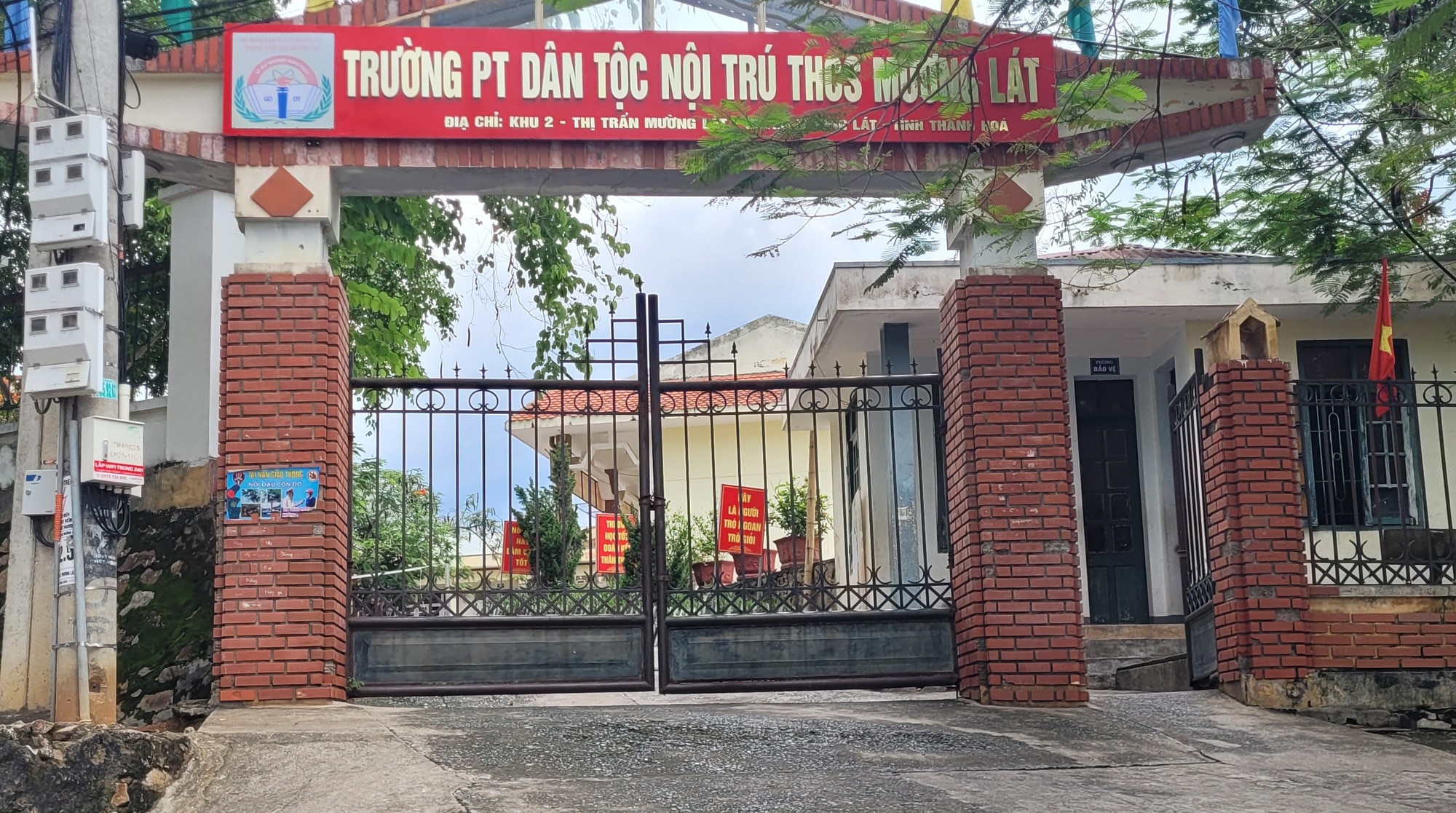 Trường phổ thông Dân tộc nội trú THCS Mường Lát, huyện Mường Lát - nơi xảy ra vụ việc - Ảnh: HÀ ĐỒNG