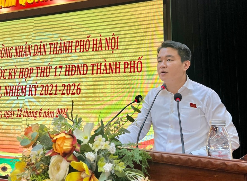 Trưởng ban Pháp chế HĐND TP Hà Nội Duy Hoàng Dương tại buổi tiếp xúc cử tri huyện Hoài Đức chiều 12/6.