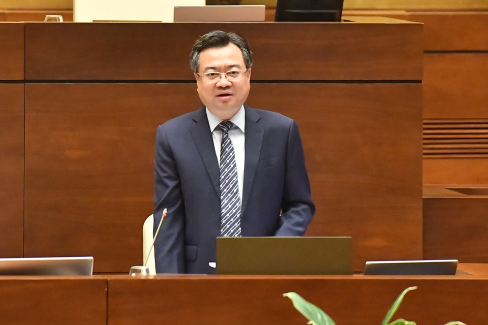 Bộ trưởng Bộ Xây dựng Nguyễn Thanh Nghị phát biểu làm rõ một số nội dung - Ảnh: Đăng Khoa