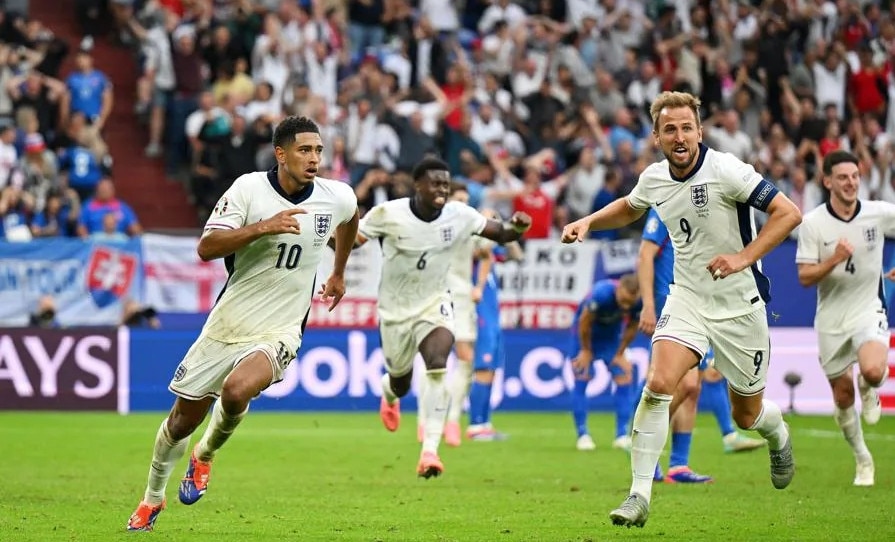 Video bàn thắng Anh 2-1 Slovakia - Vòng 1/8 EURO 2024