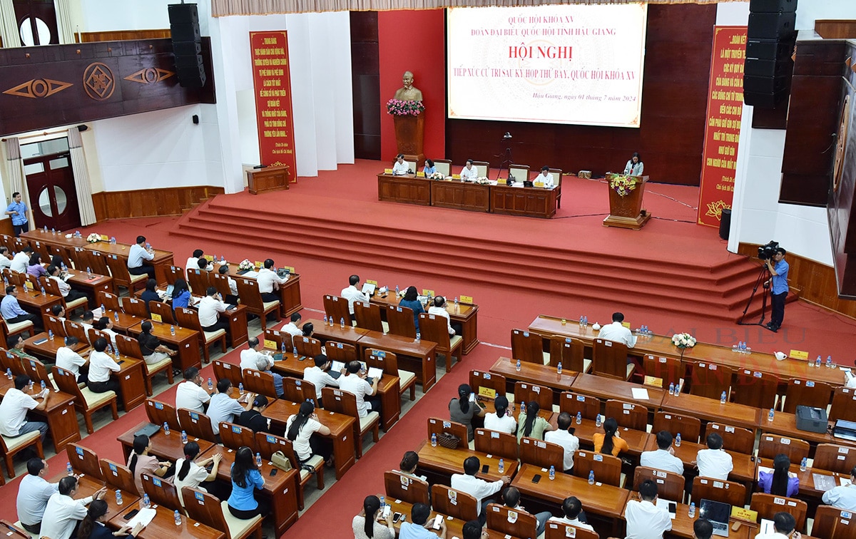 Chủ tịch Quốc hội Trần Thanh Mẫn tiếp xúc cử tri tại tỉnh Hậu Giang -2