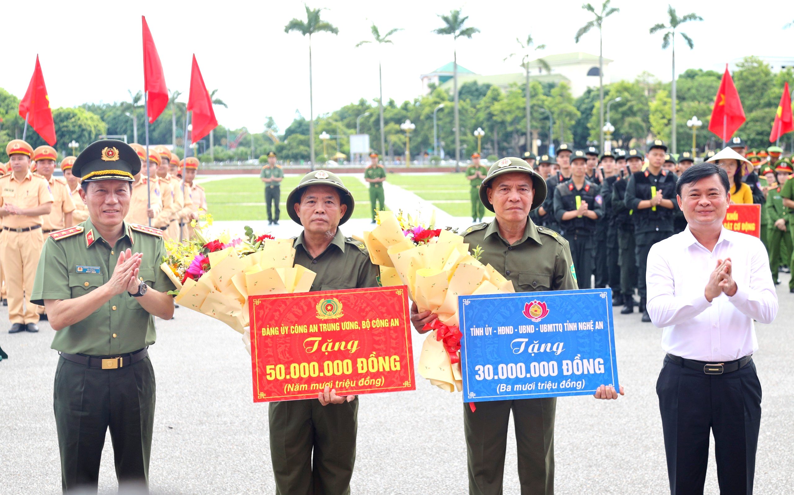 Thượng tướng Lương Tam Quang: Lực lượng ANTT cơ sở gần dân, vì nhân dân phục vụ- Ảnh 4.