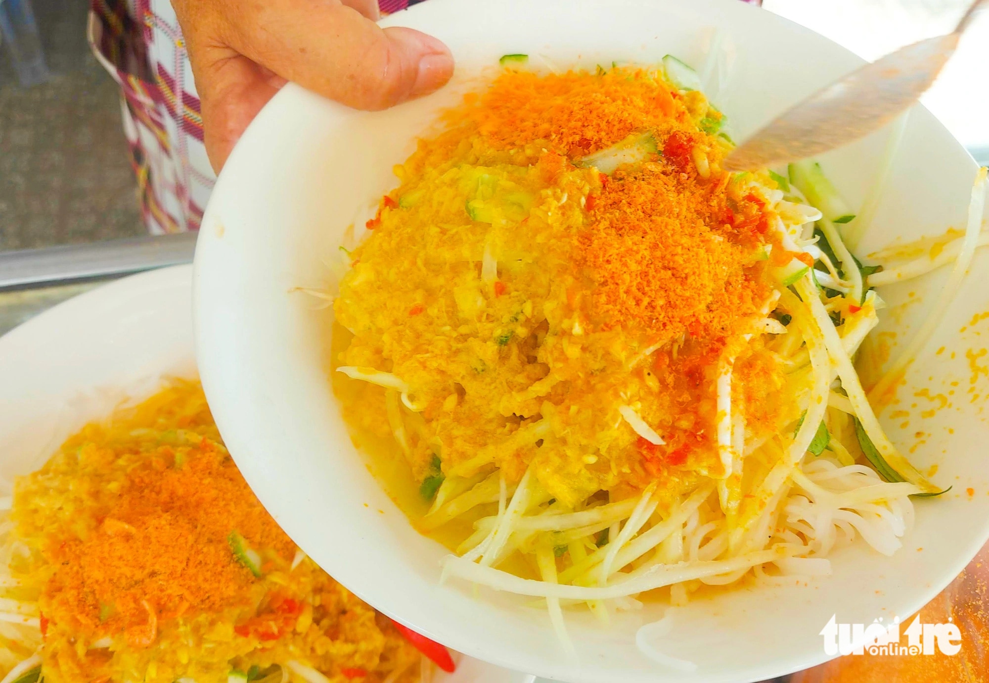 Món bún kèn nổi tiếng ở TP Hà Tiên - Ảnh: CHÍ CÔNG