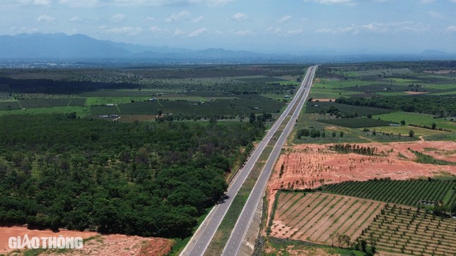 Ngắm đường nối cao tốc Phan Thiết - Dầu Giây trước ngày thông xe ảnh 4