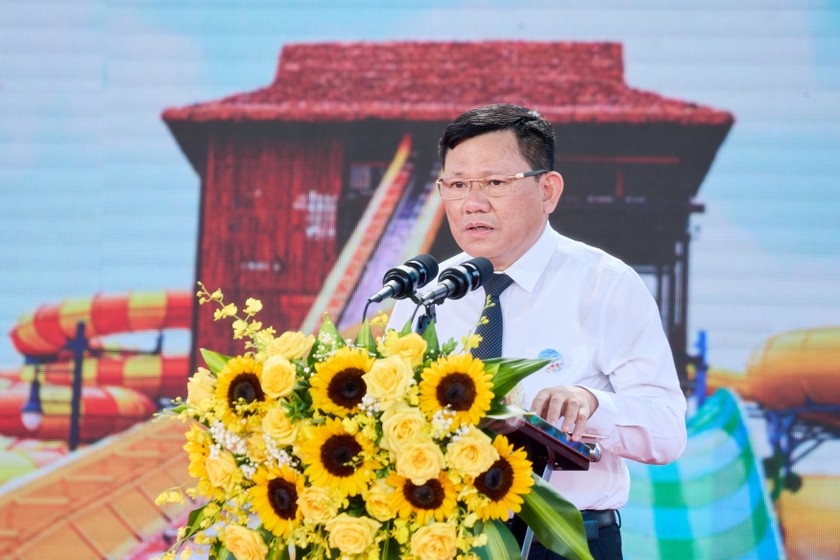 Ông Nguyễn Văn Thi - Phó Chủ tịch UBND tỉnh Thanh Hóa phát biểu tại lễ khai trương.